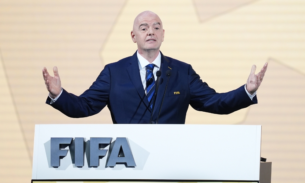 南宫娱乐:新疆阿勒泰迎来滑雪高峰期.